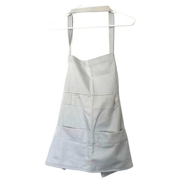 NWOT Bib Apron with 4 Large Pockets Pale Gray Server Garden Kitchen Cooking New - Picture 1 of 3